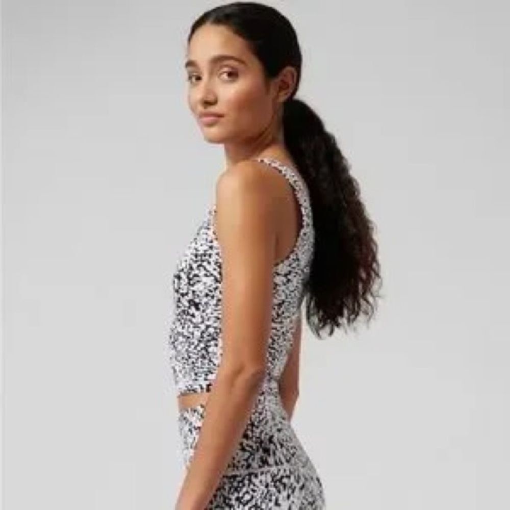 Athleta Shanti Square Neck Crop Tank Top Women S - Picture 11 of 12